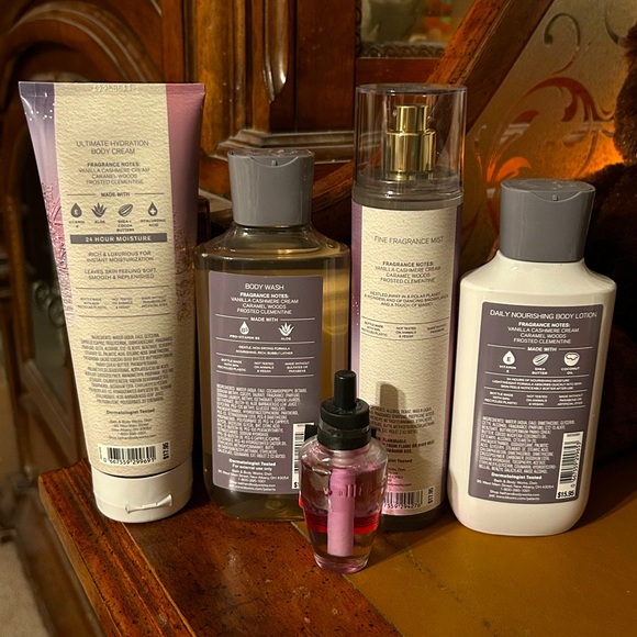 Bath & Body Works Snowflakes & Cashmere Set - Picture 2 of 2